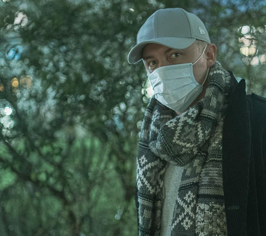 Maskenpflicht bei Unihockey-Turnieren. Bild: Dimitri Karastelev, unsplash