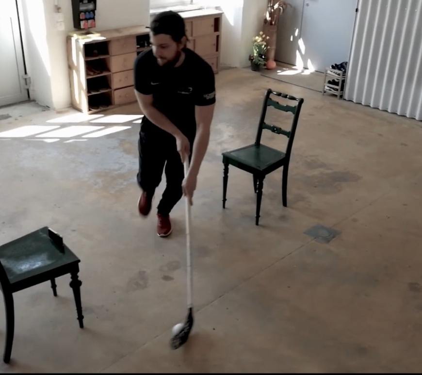 Skillstraining zu Hause: Screenshot aus den Tipps von swiss unihockey für das Stickhandling. Spieler: A-Nationalspieler Dan Hartmann, Coach: Oscar Ludin.