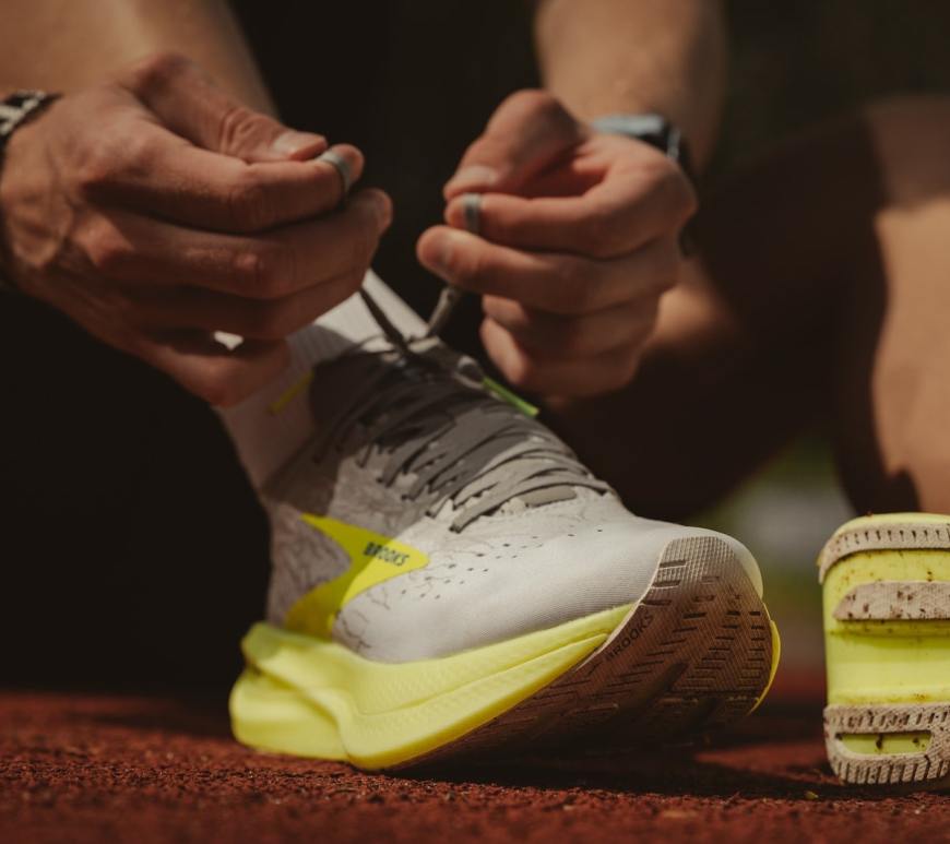 Schuhe schnüren für den Saisonstart. Foto: Malik Skydsgaard