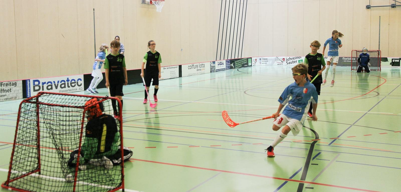 Tor! Die D-Junior:innen des UHC Kreuzlingen gewinnen im September 2020 10:6 gegen Unhihockey Altnau.