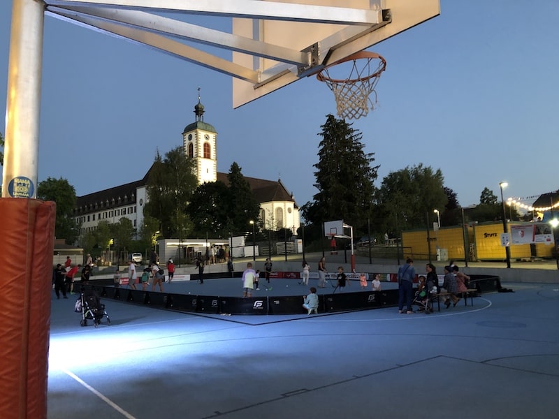 Stadtfest 2022: Streetfloorballfeld am Abend