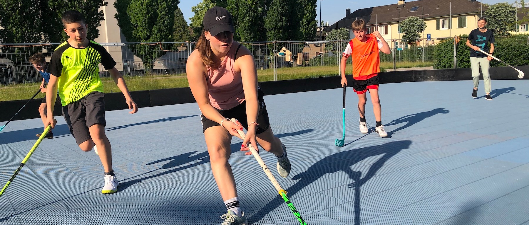 Street Floorball auf dem Blauen Feld